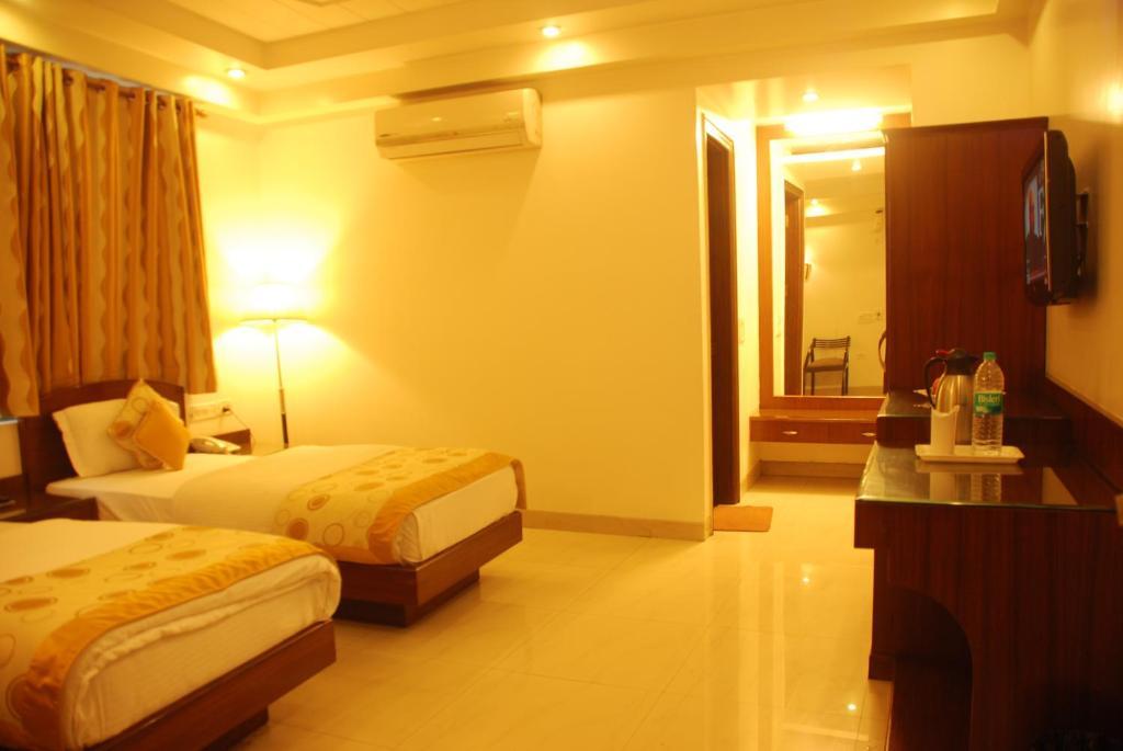 Hotel Shipra International New Delhi Exterior photo