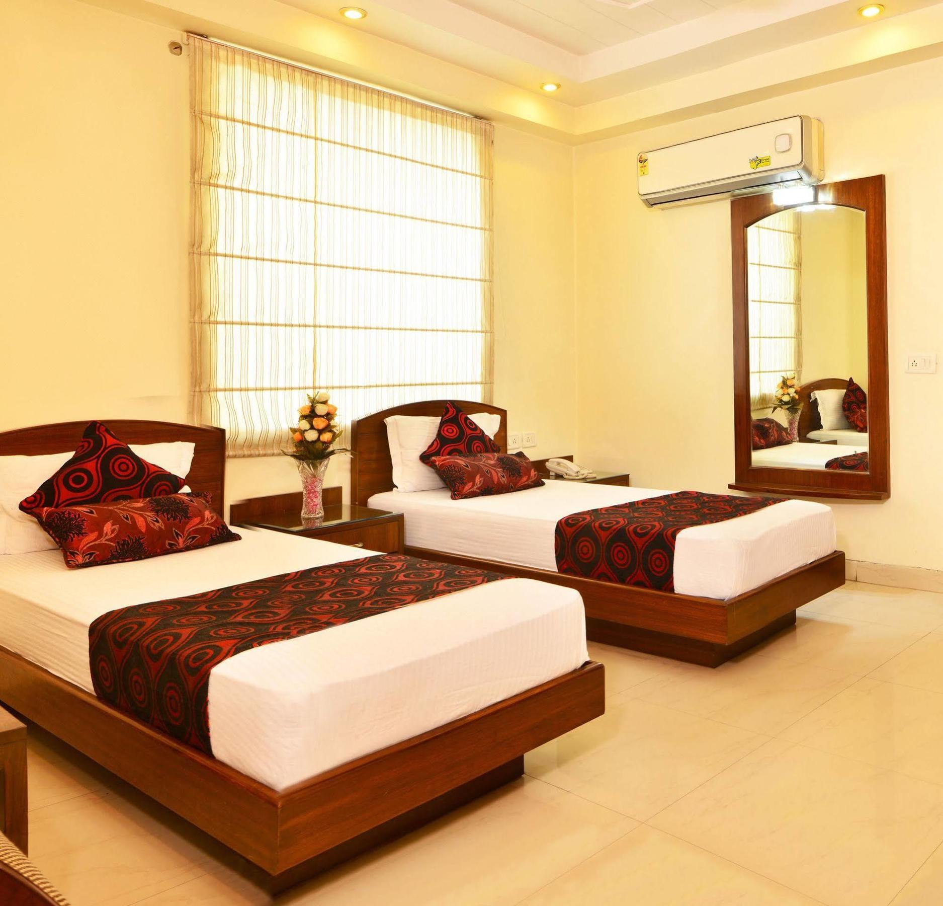 Hotel Shipra International New Delhi Exterior photo