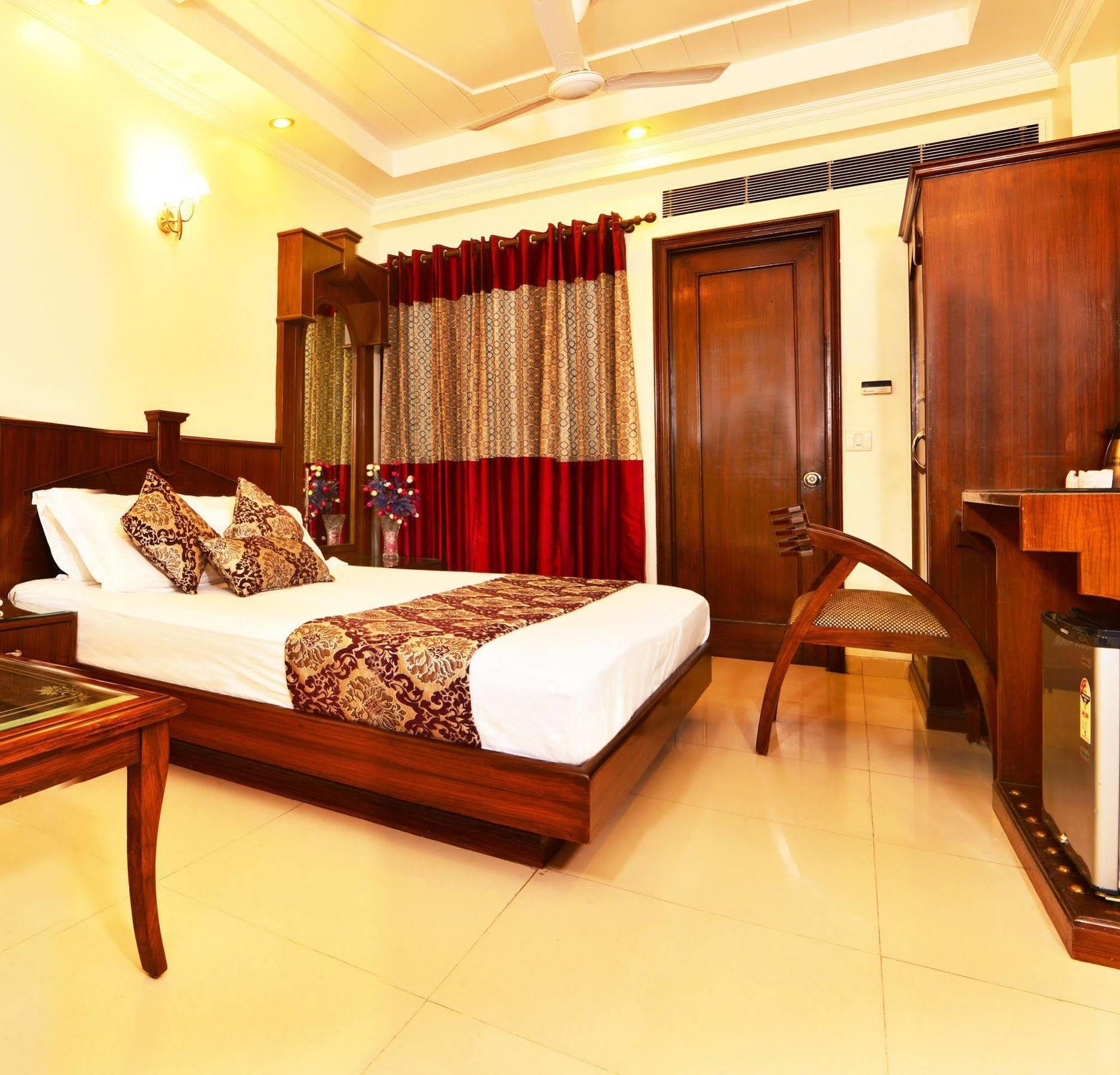 Hotel Shipra International New Delhi Exterior photo