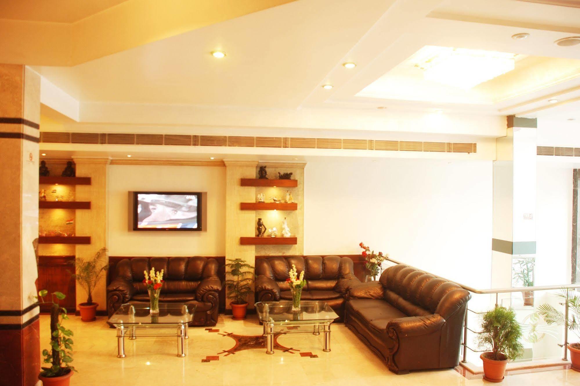 Hotel Shipra International New Delhi Interior photo